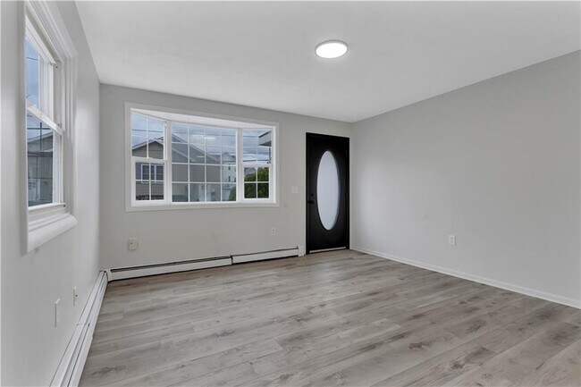 Photo - 105 Roosevelt St