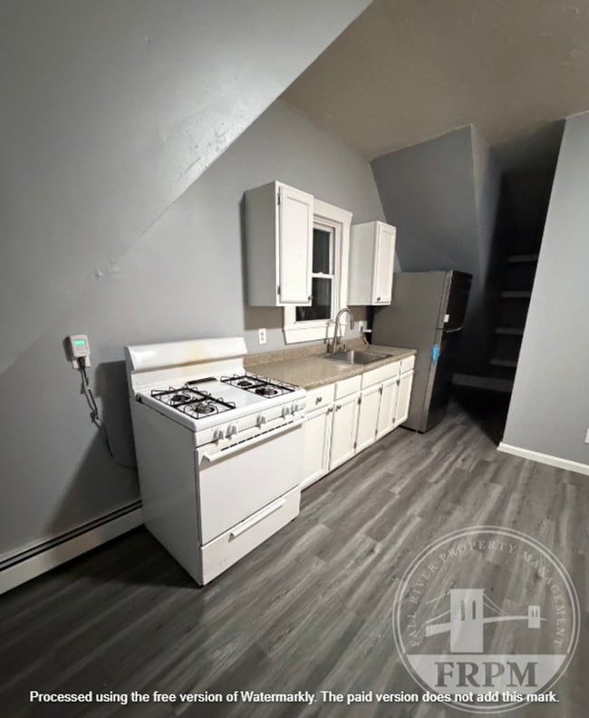 Building Photo - 1272 Pleasant St Unit 3