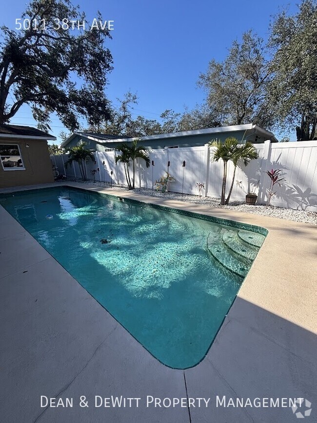 Building Photo - 2/1 Duplex w/POOL - For Rent Rental