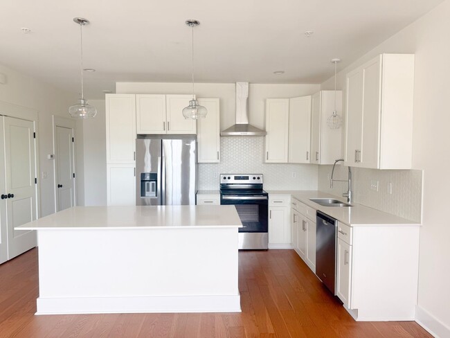 Photo - 4-Bedroom Home with Resort-Style Pool Access on Allison Way