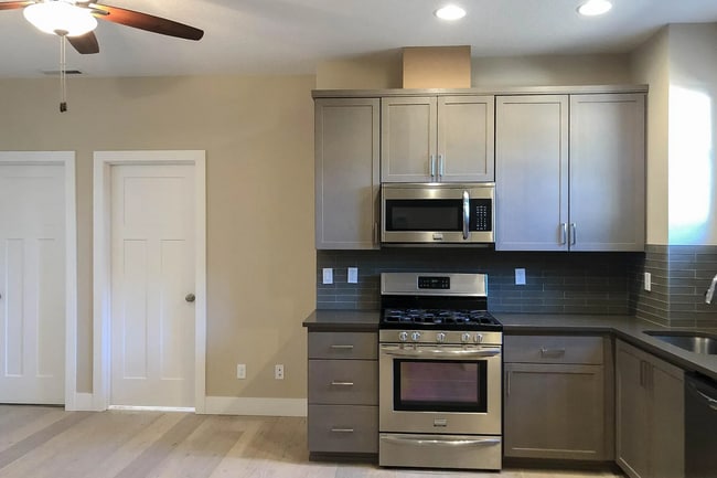 Photo - 7910 SW Capitol Hill Rd Unidad 12