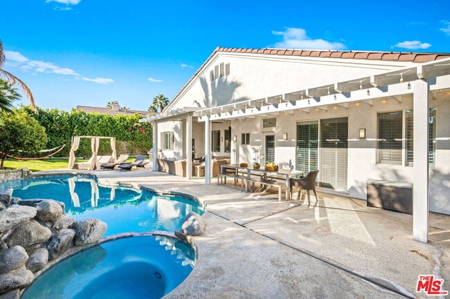 1083 E Circulo San Sorrento Rd