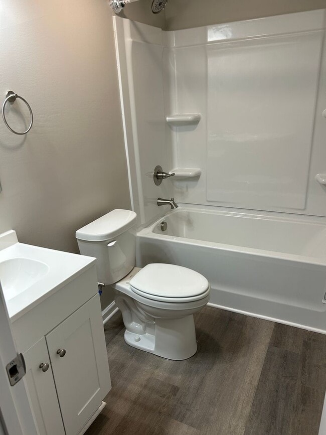 Photo - 645 Junia Ave