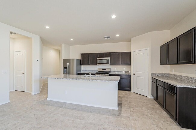 Photo - 30738 W Columbus Ave