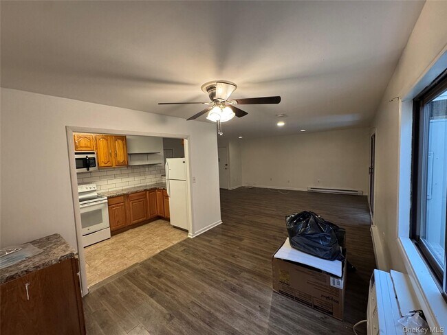 Photo - 33 Scarborough Ln Unit B