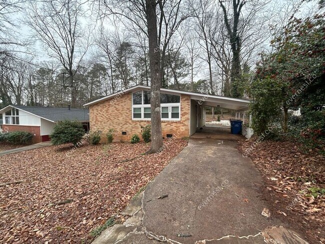 Photo - 2249 Polar Rock Pl SW