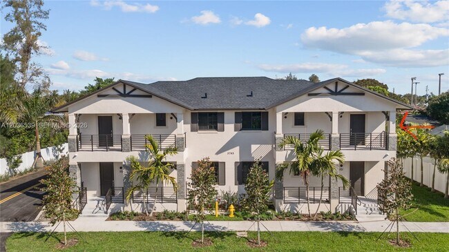 Photo - 5750 SW 44th St Unit 202