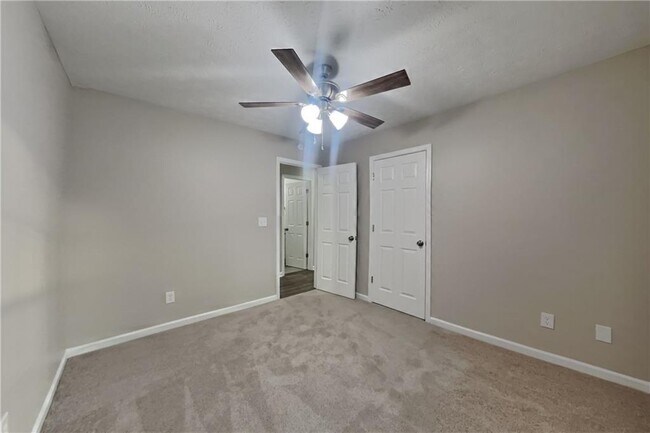 Photo - 1446 Dunton Green Way