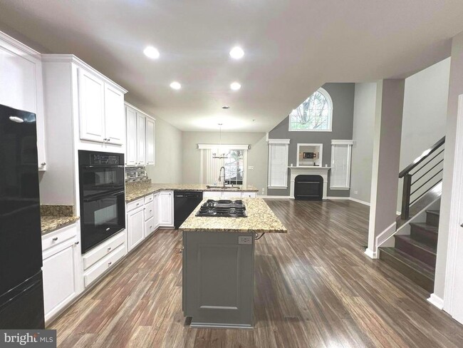 Photo - 523 Dallam Ct