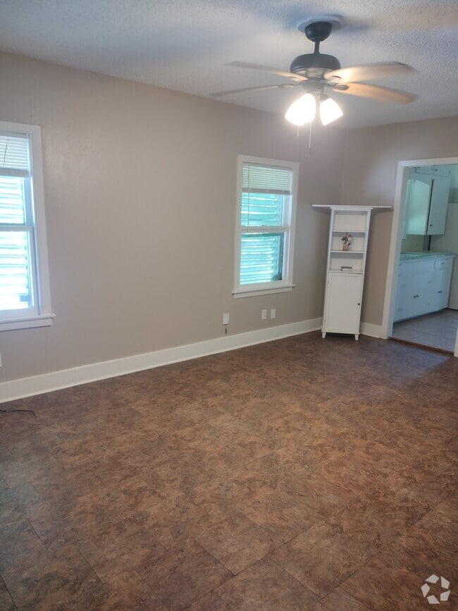 Building Photo - 6113 Avenue Q 1/2 Unit 2 Rental