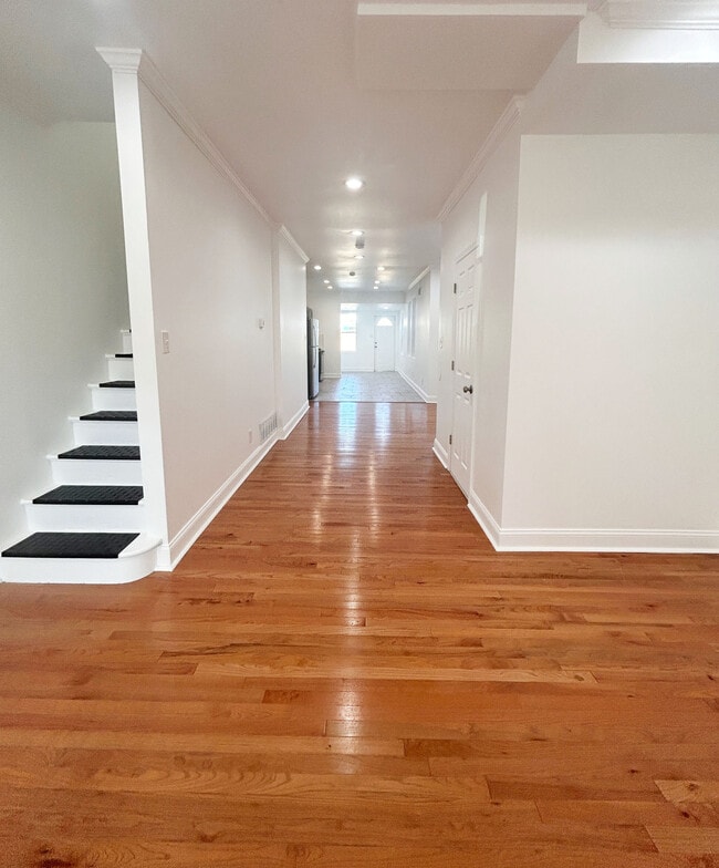 Photo - 1241 Orthodox St