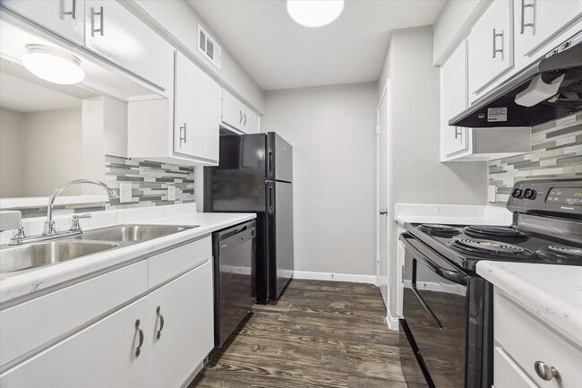 Photo - 3800 Sherwood Ln Unidad 145