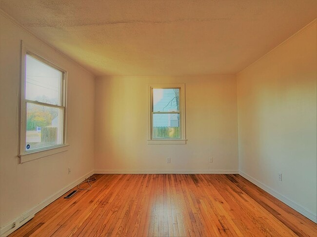 Photo - Remodeled 3 bedroom cape in Southside with...