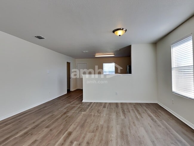 Photo - 812 Poncho Ln