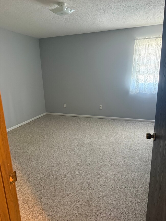 Photo - 202 E Broadway Unit B