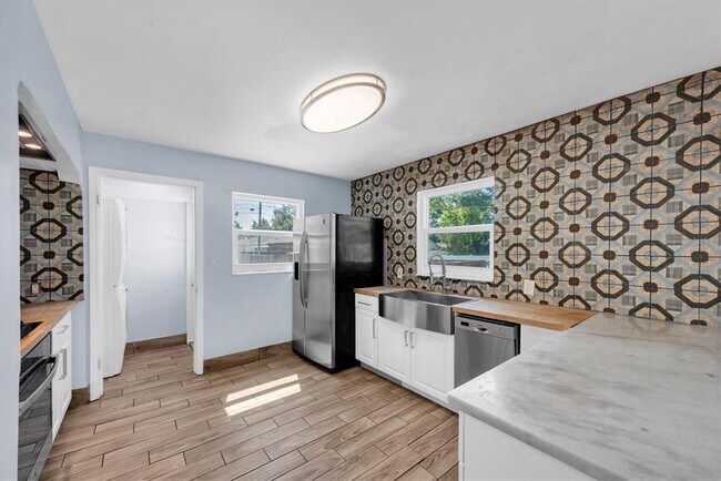 Photo - 1101 28th St N