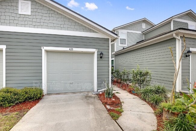 Photo - 425 Servia Dr