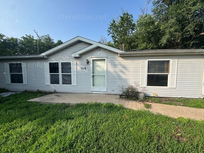 Building Photo - $1300 - 3 bed 1 bath - Single Family Home