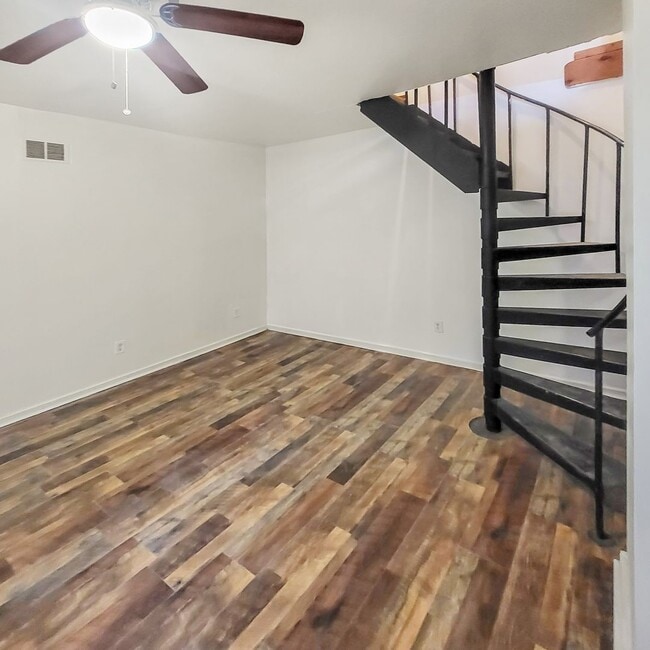 Photo - 603 W 4th St Unit Apt 2