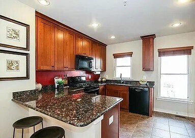 Photo - 907 4th St SE