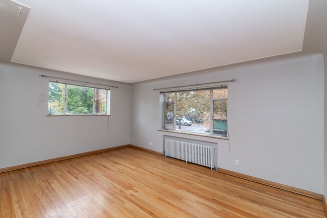 Photo - Eastview Apartments