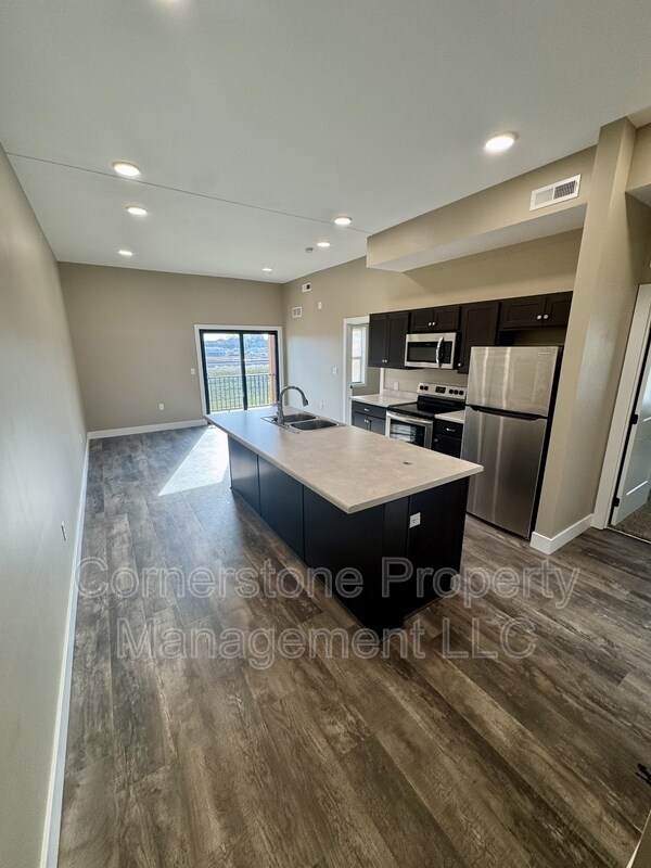 8781 Lexington Ave