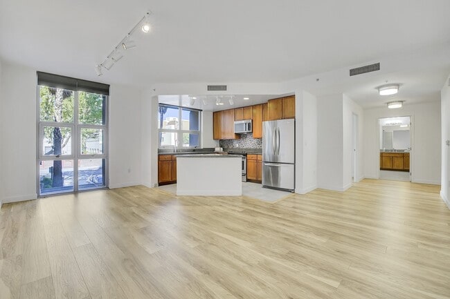 Photo - Saint Unit 20412D