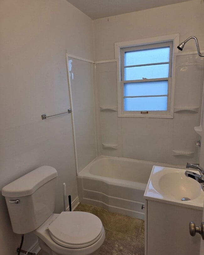 Photo - 1660-1660 N Payne Ave Unit 1660 N Payne