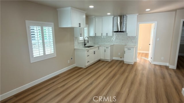 Photo - 910 E 77th St