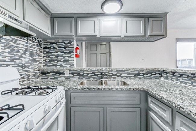 Photo - 7527 Gulf Fwy Unidad 2