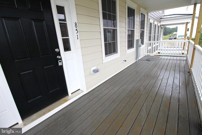 Photo - 851 Mapleton Ave