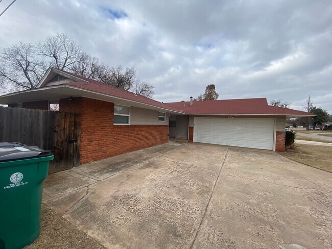 Photo - 3 bedroom 2 bath with extra storage!