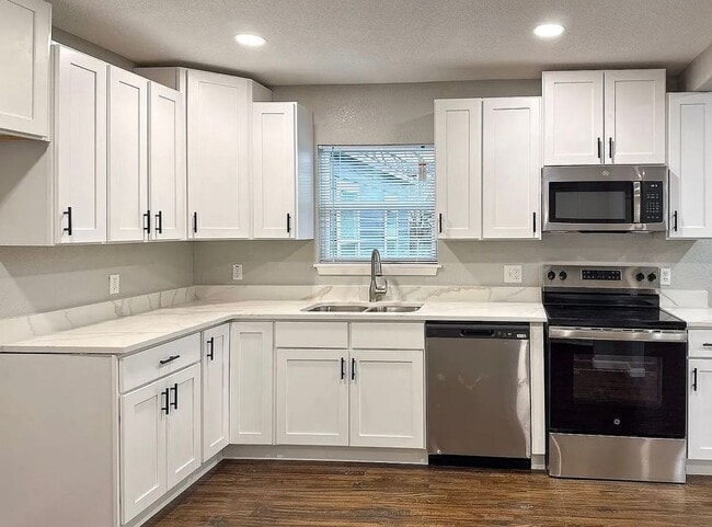 Photo - 211 Wanda Dr