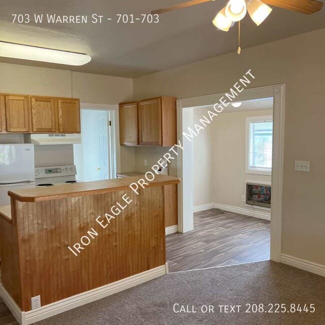 Building Photo - 703 W Warren St Unit 701-703