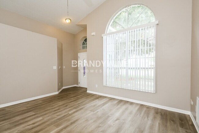 Photo - 1003 Dorking Way