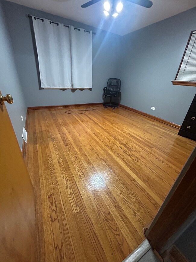 Building Photo - 4347 Custer Ave