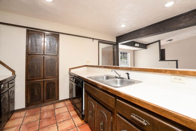 Photo - Clean and Spacious Duplex