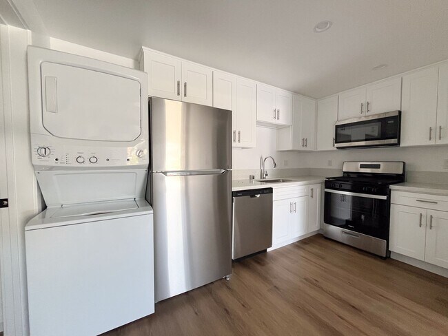 116 N Helberta Ave