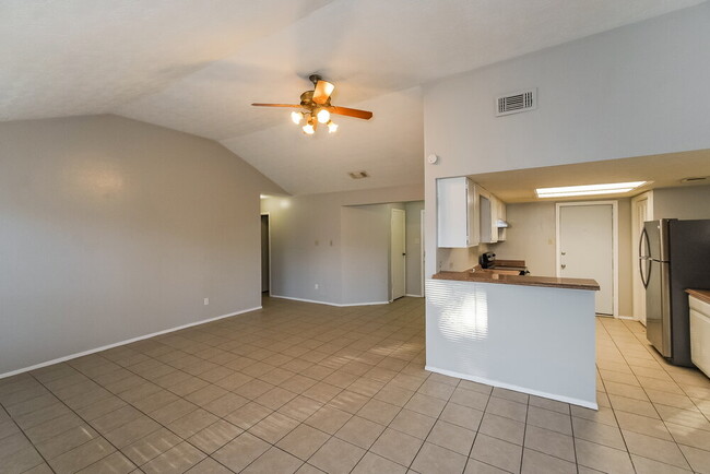 Photo - 7622 Millbrae Ln