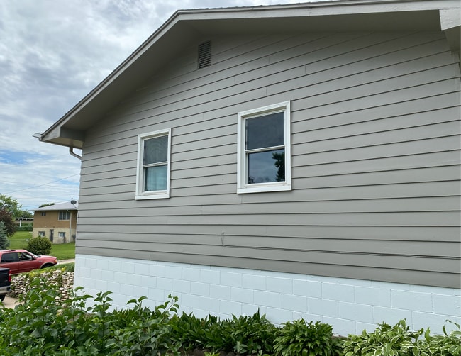 East side - 8120 Burdette St