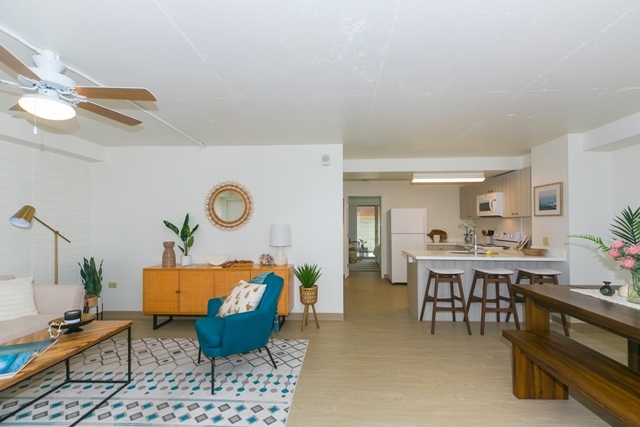 Kanekapolei Collection Living and dining area with decor - Kanekapolei Collection Rental