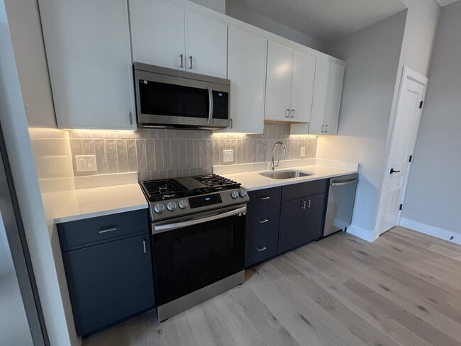 Photo - 159 Everett St Unit 203