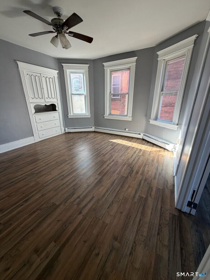 Photo - 117 Shultas Pl