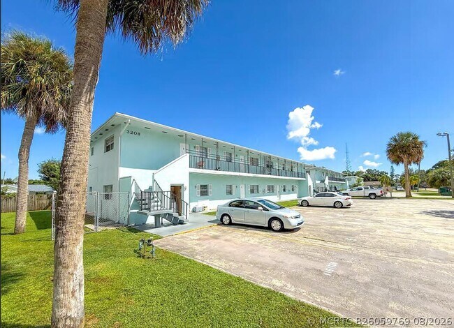 Building Photo - 3208 Louisiana Ave