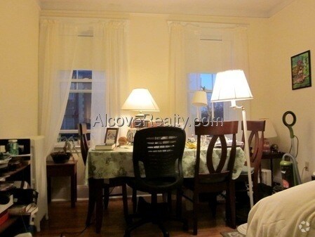 Building Photo - 18 Chauncy St Unit x Rental