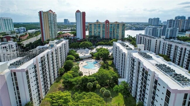Building Photo - 17021 N Bay Rd Unit 809 Rental