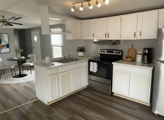 Photo - 3-bedrooms and 2-bathrooms Mobile-home