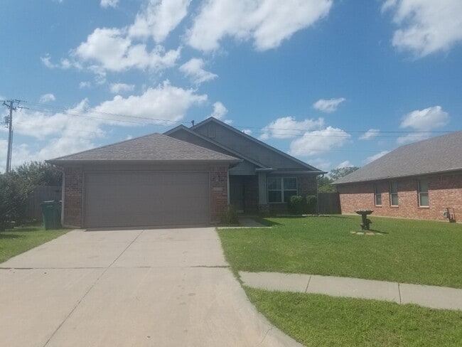 Beautiful 3 bedroom home near SW 104th and... - Beautiful 3 bedroom home near SW 104th and...