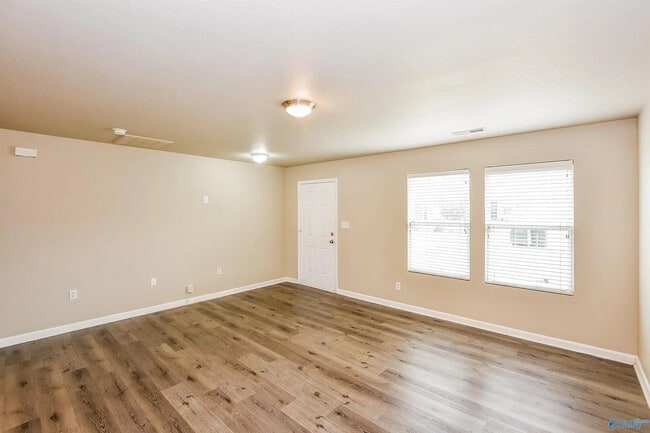 Photo - 129 Farmington Dr