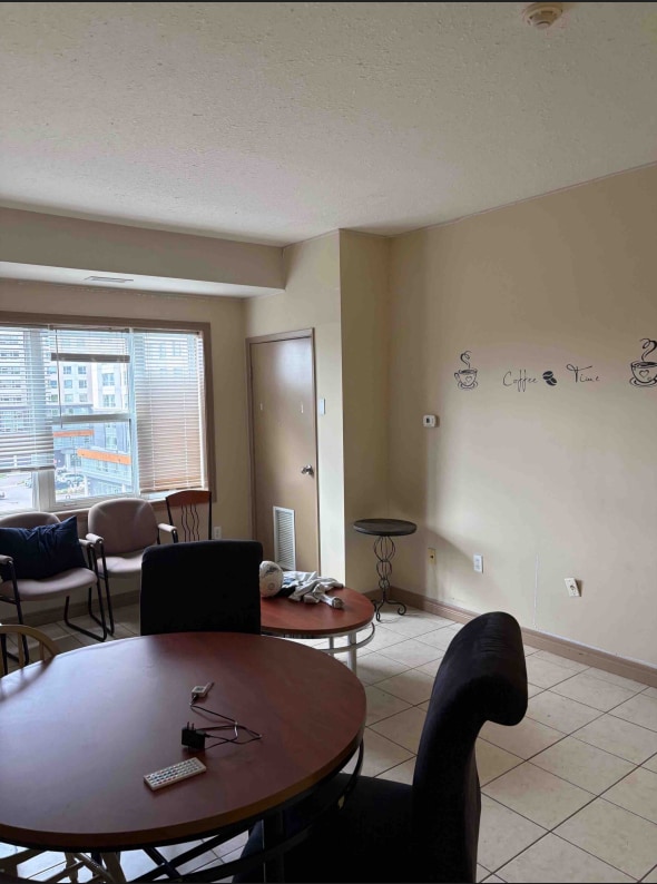 Photo - 251-251 Lester St Unité 1